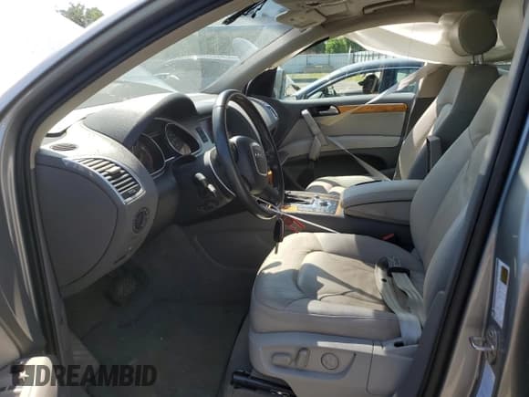 ✅ 2008 Audi Q7 Premium • VIN: WA1BV74L78D031543 • Lot: 60248224. Wystawiony na Copart z przebiegiem 102 023 mil. Bezpłatny archiwum sprzedaży aukcyjnych z USA i szczegółowy raport historii pojazdu na DreamBid. Zdjęcie 7.