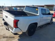 ✅ 2025 Toyota Tacoma SR5 • VIN: 3TMLB5JNXSM146288 • Lot: 43607244. Wystawiony na IAAI z przebiegiem 5 872 mil. Bezpłatny archiwum sprzedaży aukcyjnych z USA i szczegółowy raport historii pojazdu na DreamBid. Zdjęcie 4.