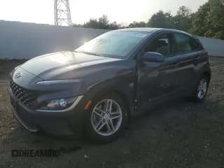 ✅ 2022 Hyundai Kona SE • VIN: KM8K2CAB0NU821390 • Лот: 67681704. Опубликован ранее на Copart с пробегом 23 823 миль. Бесплатный доступ к архиву аукционных продаж из США и подробный отчёт об истории автомобиля на DreamBid. Изображение 1.