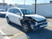 ✅ 2009 Toyota RAV4 • VIN: 2T3ZF31V59W015202 • Lot: 42398147. Wystawiony na IAAI z przebiegiem 120 985 mil. Bezpłatny archiwum sprzedaży aukcyjnych z USA i szczegółowy raport historii pojazdu na DreamBid. Zdjęcie 6.