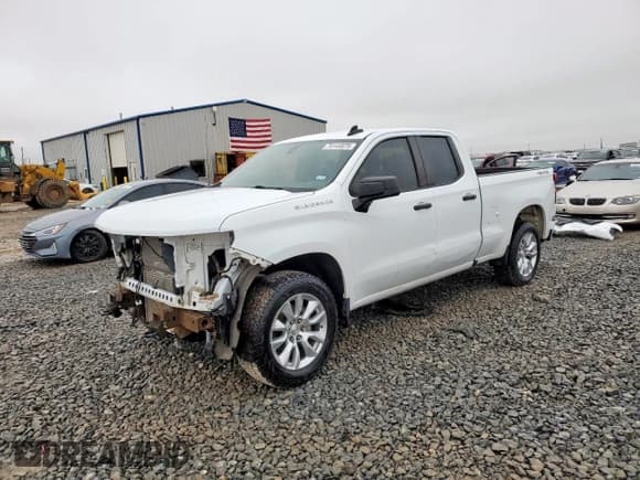 ✅ 2021 Chevrolet Silverado 1500 Custom • VIN: 1GCRYBEK9MZ315578 • Lot: 70144975. Wystawiony na Copart z przebiegiem 90 298 mil. Bezpłatny archiwum sprzedaży aukcyjnych z USA i szczegółowy raport historii pojazdu na DreamBid. Zdjęcie 1.