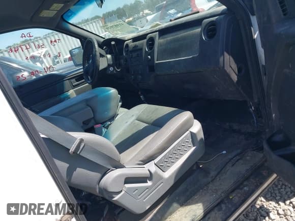 ✅ 2012 Ford F-150 XL • VIN: 1FTMF1CM1CKD66000 • Lot: 41987020. Listed on IAAI with 282,628 mi. Free auction sales archive from the USA and detailed vehicle history report at DreamBid. Image 8.
