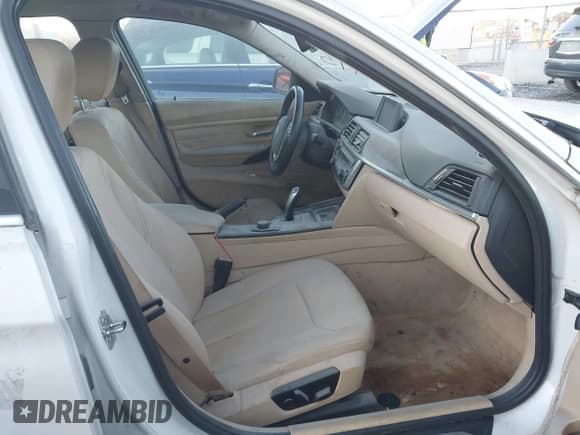 ✅ 2012 BMW 3 Series 328i • VIN: WBA3A5G52CNP17495 • Lot: 43808482. Listed on IAAI with 99,826 mi. Free auction sales archive from the USA and detailed vehicle history report at DreamBid. Image 5.