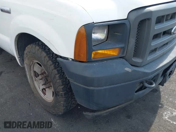 ✅ 2005 Ford F-250 XL • VIN: 1FTSF20P75EA31479 • Lot: 42666447. Listed on IAAI with 294,848 mi. Free auction sales archive from the USA and detailed vehicle history report at DreamBid. Image 6.