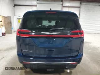 ✅ 2024 Chrysler Pacifica Touring L • VIN: 2C4RC1BG3RR183833 • Lot: 85861275. Wystawiony na Copart z przebiegiem 11 719 mil. Bezpłatny archiwum sprzedaży aukcyjnych z USA i szczegółowy raport historii pojazdu na DreamBid. Zdjęcie 6.