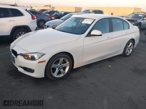 ✅ 2015 BMW 3 Series 328i • VIN: WBA3C1C53FP116520 • Lot: 43629194. Listed on IAAI with 33,867 mi. Free auction sales archive from the USA and detailed vehicle history report at DreamBid. Image 2.