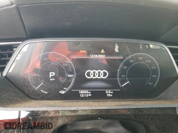 ✅ 2021 Audi e-tron Premium Plus • VIN: WA1LAAGE9MB004943 • Lot: 39321443. Wystawiony na Copart z przebiegiem 16 050 mil. Bezpłatny archiwum sprzedaży aukcyjnych z USA i szczegółowy raport historii pojazdu na DreamBid. Zdjęcie 9.