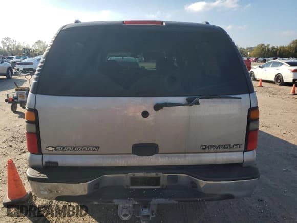 ✅ 2005 Chevrolet Suburban LS • VIN: 3GNEC16Z85G276395 • Лот: 84322654. Опубликован ранее на Copart с пробегом 214 676 миль. Бесплатный доступ к архиву аукционных продаж из США и подробный отчёт об истории автомобиля на DreamBid. Изображение 6.