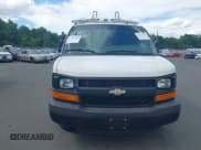 ✅ 2015 Chevrolet Express Cargo • VIN: 1GCWGFCF0F1151304 • Lot: 42776223. Wystawiony na IAAI z przebiegiem 213 156 mil. Bezpłatny archiwum sprzedaży aukcyjnych z USA i szczegółowy raport historii pojazdu na DreamBid. Zdjęcie 12.