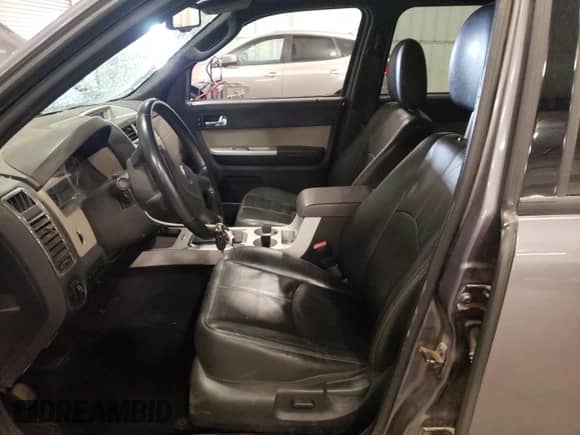 2011 Mercury Mariner Premier z VIN 4M2CN9HG6BKJ05342, wystawiony jako Copart lot #54748555 z przebiegiem 168 073 mil mil oraz Szkoda całkowita • Salvage title. Historia ofert i sprzedaży dostępna na DreamBid. Obrazek 7.