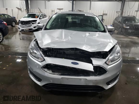 ✅ 2015 Ford Focus SE • VIN: 1FADP3K26FL366779 • Lot: 90737565. Wystawiony na Copart z przebiegiem 88 490 mil. Bezpłatny archiwum sprzedaży aukcyjnych z USA i szczegółowy raport historii pojazdu na DreamBid. Zdjęcie 5.