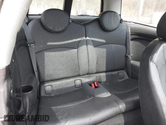 ✅ 2010 MINI Clubman • VIN: WMWML3C58ATX51703 • Lot: 42006124. Wystawiony na IAAI z przebiegiem 155 902 mil. Bezpłatny archiwum sprzedaży aukcyjnych z USA i szczegółowy raport historii pojazdu na DreamBid. Zdjęcie 8.