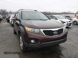 ✅ 2013 Kia Sorento EX • VIN: 5XYKU4A6XDG335418 • Lot: 43752946. Wystawiony na IAAI z przebiegiem 60 485 mil. Bezpłatny archiwum sprzedaży aukcyjnych z USA i szczegółowy raport historii pojazdu na DreamBid. Zdjęcie 6.
