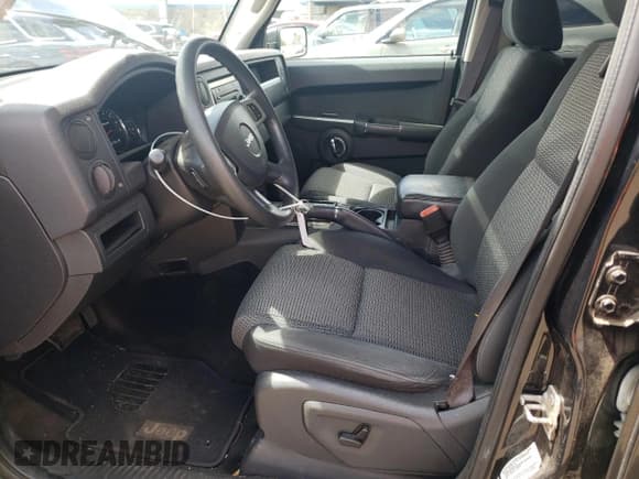 ✅ 2009 Jeep Commander Sport • VIN: 1J8HG48K39C554570 • Lot: 52667825. Listed on Copart with 194,886 mi. Free auction sales archive from the USA and detailed vehicle history report at DreamBid. Image 7.