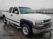 2000 Chevrolet Silverado 2500 LT с VIN 1GCGK29U8YE113106, выставлен на аукционе Copart как лот 51985305 с пробегом 296 670 миль миль и Списание • Salvage title. История ставок и продаж доступна на DreamBid. Изображение 4.