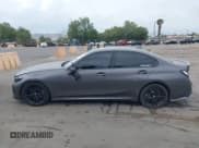 ✅ 2022 BMW 3 Series 330i • VIN: 3MW5R1J05N8C22351 • Lot: 42032912. Wystawiony na IAAI z przebiegiem 66 659 mil. Bezpłatny archiwum sprzedaży aukcyjnych z USA i szczegółowy raport historii pojazdu na DreamBid. Zdjęcie 14.