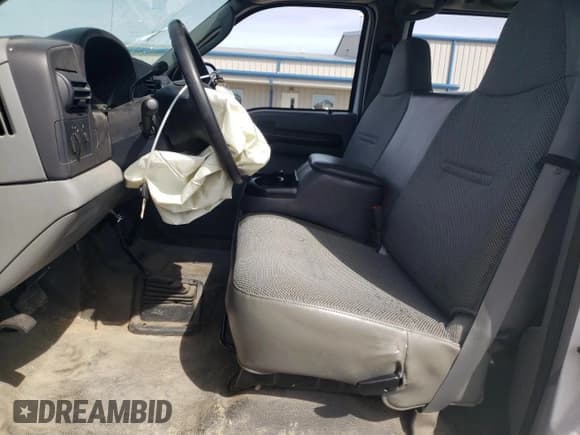 ✅ 2005 Ford F-250 XL • VIN: 1FTSW21535EC49075 • Лот: 49804265. Опубликован ранее на Copart с пробегом 31 506 миль. Бесплатный доступ к архиву аукционных продаж из США и подробный отчёт об истории автомобиля на DreamBid. Изображение 7.