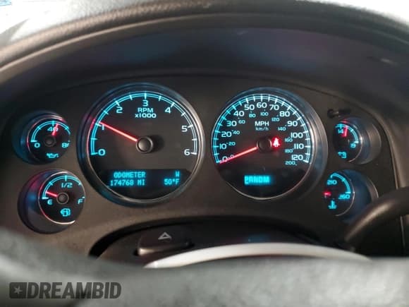 ✅ 2009 Chevrolet Suburban LS • VIN: 1GNFC16089R249869 • Лот: 81688434. Опубликован ранее на Copart с пробегом 174 768 миль. Бесплатный доступ к архиву аукционных продаж из США и подробный отчёт об истории автомобиля на DreamBid. Изображение 9.