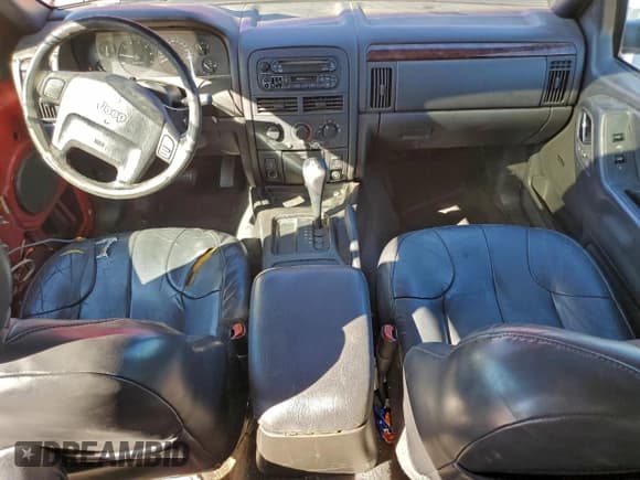 ✅ 2000 Jeep Grand Cherokee Laredo • VIN: 1J4G248S9YC111060 • Lot: 91051085. Listed on Copart with 276,574 mi. Free auction sales archive from the USA and detailed vehicle history report at DreamBid. Image 8.