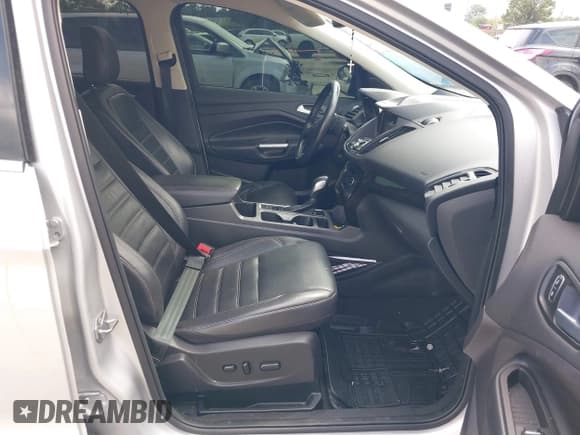 ✅ 2019 Ford Escape Titanium • VIN: 1FMCU9J90KUA13714 • Лот: 43020434. Опубликован ранее на IAAI с пробегом 150 862 миль. Бесплатный доступ к архиву аукционных продаж из США и подробный отчёт об истории автомобиля на DreamBid. Изображение 5.