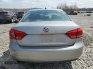 ✅ 2012 Volkswagen Passat S • VIN: 1VWAH7A33CC107784 • Лот: 51434755. Опубликован ранее на Copart с пробегом 126 301 миль. Бесплатный доступ к архиву аукционных продаж из США и подробный отчёт об истории автомобиля на DreamBid. Изображение 6.