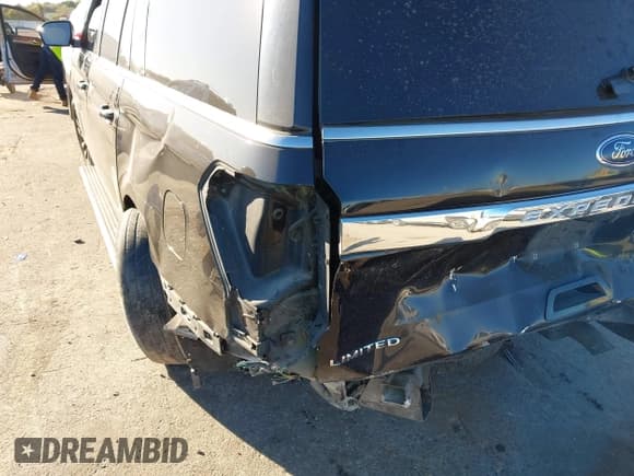 ✅ 2019 Ford Expedition Max Limited • VIN: 1FMJK2AT3KEA01941 • Lot: 43665830. Listed on IAAI with 213,270 mi. Free auction sales archive from the USA and detailed vehicle history report at DreamBid. Image 6.