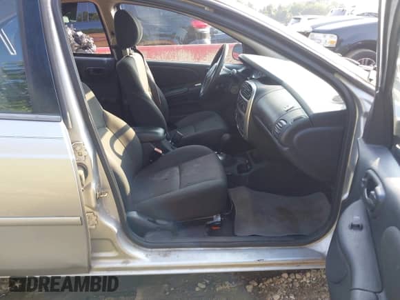 2004 Dodge Neon SXT z VIN 1B3ES56C94D630937, wystawiony jako IAAI lot #42802887 z przebiegiem 146 274 mil mil oraz . Historia ofert i sprzedaży dostępna na DreamBid. Obrazek 5.