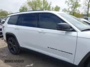 ✅ 2022 Jeep Grand Cherokee Altitude • VIN: 1C4RJKAG2N8553883 • Lot: 42178861. Wystawiony na IAAI z przebiegiem 37 635 mil. Bezpłatny archiwum sprzedaży aukcyjnych z USA i szczegółowy raport historii pojazdu na DreamBid. Zdjęcie 13.