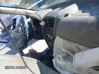 2004 Hyundai Santa Fe GLS z VIN KM8SC73D24U696278, wystawiony jako IAAI lot #41277658 z przebiegiem 74 289 mil mil oraz . Historia ofert i sprzedaży dostępna na DreamBid. Obrazek 5.