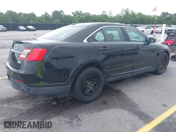 ✅ 2014 Ford Police Interceptor • VIN: 1FAHP2MKXEG105669 • Lot: 42240752. Wystawiony na IAAI z przebiegiem 133 148 mil. Bezpłatny archiwum sprzedaży aukcyjnych z USA i szczegółowy raport historii pojazdu na DreamBid. Zdjęcie 4.