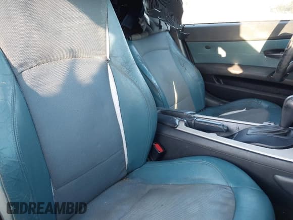 ✅ 2005 BMW Z4 2.5i • VIN: 4USBT33515LS55510 • Lot: 43638484. Listed on IAAI with 72,363 mi. Free auction sales archive from the USA and detailed vehicle history report at DreamBid. Image 8.