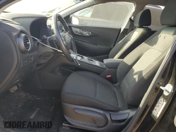 ✅ 2019 Hyundai Kona SEL • VIN: KM8K23AG1KU025979 • Лот: 84732215. Опубликован ранее на Copart с пробегом 52 312 миль. Бесплатный доступ к архиву аукционных продаж из США и подробный отчёт об истории автомобиля на DreamBid. Изображение 7.