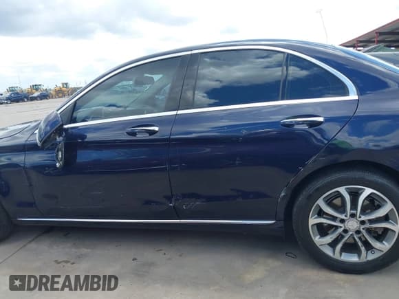 ✅ 2016 Mercedes-Benz C 300 Luxury • VIN: 55SWF4KB8GU138247 • Lot: 43014664. Listed on IAAI with 116,334 mi. Free auction sales archive from the USA and detailed vehicle history report at DreamBid. Image 14.