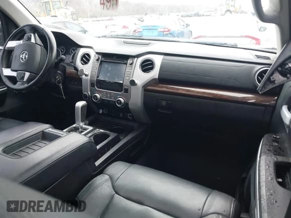 ✅ 2015 Toyota Tundra Limited • VIN: 5TFHW5F12FX462753 • Лот: 43758296. Опубликован ранее на IAAI с пробегом 166 195 миль. Бесплатный доступ к архиву аукционных продаж из США и подробный отчёт об истории автомобиля на DreamBid. Изображение 5.