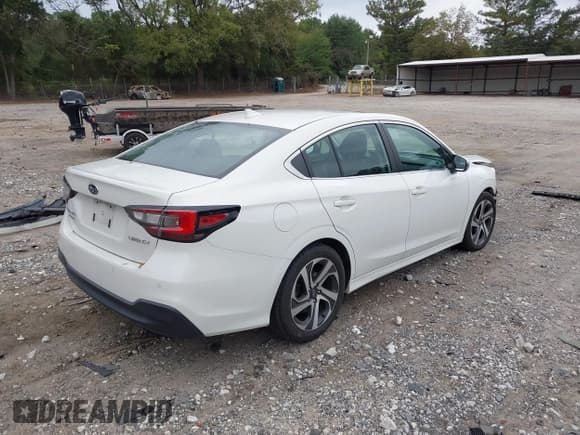 ✅ 2022 Subaru Legacy Limited • VIN: 4S3BWAN64N3026844 • Lot: 43327557. Wystawiony na IAAI z przebiegiem 38 553 mil. Bezpłatny archiwum sprzedaży aukcyjnych z USA i szczegółowy raport historii pojazdu na DreamBid. Zdjęcie 4.