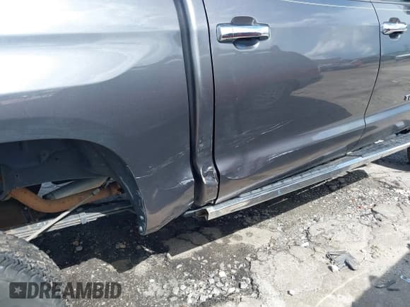 ✅ 2018 Toyota Tundra SR5 • VIN: 5TFFY5F16JX230635 • Лот: 42480864. Опубликован ранее на IAAI с пробегом 128 579 миль. Бесплатный доступ к архиву аукционных продаж из США и подробный отчёт об истории автомобиля на DreamBid. Изображение 6.