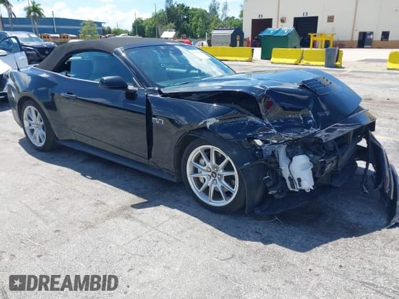 ✅ 2024 Ford Mustang GT Premium • VIN: 1FAGP8FF8R5120171 • Лот: 43015290. Опубликован ранее на IAAI с пробегом 35 051 миль. Бесплатный доступ к архиву аукционных продаж из США и подробный отчёт об истории автомобиля на DreamBid. Изображение 1.