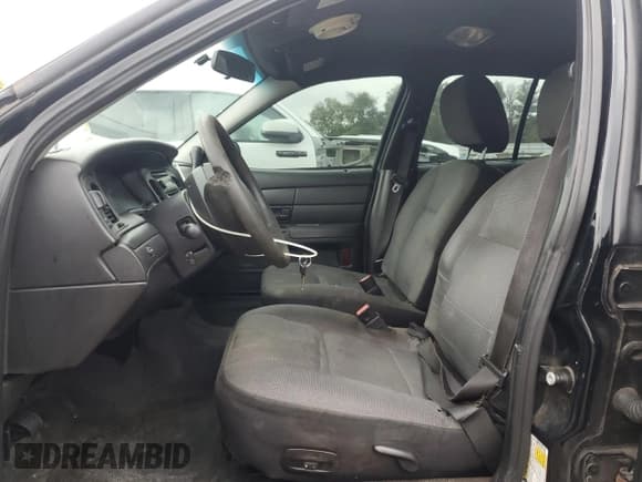 ✅ 2011 Ford Police Interceptor • VIN: 2FABP7BV9BX101098 • Lot: 73467384. Wystawiony na Copart z przebiegiem Nie podano. Bezpłatny archiwum sprzedaży aukcyjnych z USA i szczegółowy raport historii pojazdu na DreamBid. Zdjęcie 7.