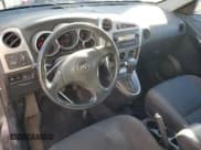 ✅ 2005 Toyota Matrix STD • VIN: 2T1KR32EX5C456660 • Лот: 82628405. Опубликован ранее на Copart с пробегом 210 447 миль. Бесплатный доступ к архиву аукционных продаж из США и подробный отчёт об истории автомобиля на DreamBid. Изображение 8.