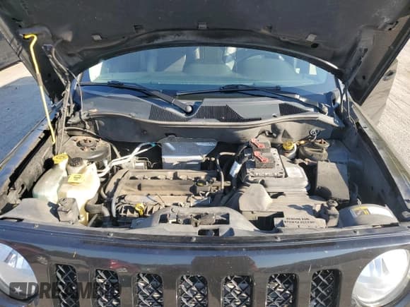 ✅ 2016 Jeep Patriot High Altitude • VIN: 1C4NJPFA6GD582829 • Lot: 80492395. Wystawiony na Copart z przebiegiem 102 354 mil. Bezpłatny archiwum sprzedaży aukcyjnych z USA i szczegółowy raport historii pojazdu na DreamBid. Zdjęcie 12.