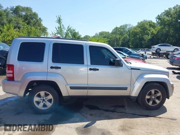 ✅ 2009 Jeep Liberty Rocky Mountain • VIN: 1J8GN28K79W501746 • Lot: 42848180. Listed on IAAI with 209,375 mi. Free auction sales archive from the USA and detailed vehicle history report at DreamBid. Image 13.