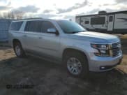 ✅ 2019 Chevrolet Suburban LT • VIN: 1GNSKHKC4KR310747 • Lot: 79517514. Wystawiony na Copart z przebiegiem 137 469 mil. Bezpłatny archiwum sprzedaży aukcyjnych z USA i szczegółowy raport historii pojazdu na DreamBid. Zdjęcie 4.