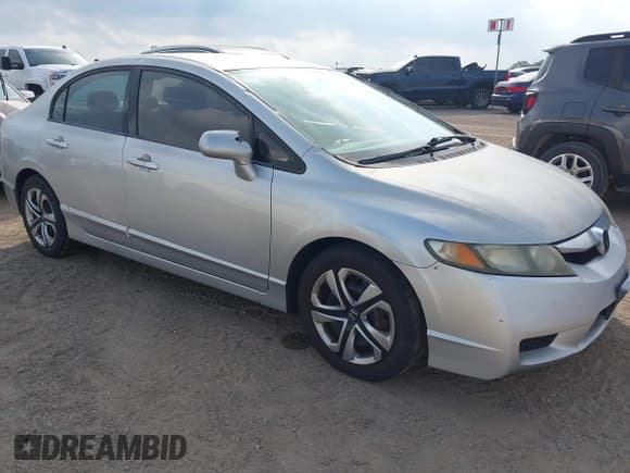 ✅ 2009 Honda Civic LX • VIN: 2HGFA16589H348865 • Lot: 43746048. Wystawiony na IAAI z przebiegiem 221 212 mil. Bezpłatny archiwum sprzedaży aukcyjnych z USA i szczegółowy raport historii pojazdu na DreamBid. Zdjęcie 1.