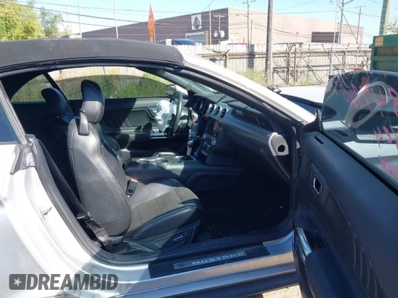 ✅ 2019 Ford Mustang EcoBoost • VIN: 1FATP8UH9K5149249 • Лот: 43347960. Опубликован ранее на IAAI с пробегом 89 226 миль. Бесплатный доступ к архиву аукционных продаж из США и подробный отчёт об истории автомобиля на DreamBid. Изображение 5.