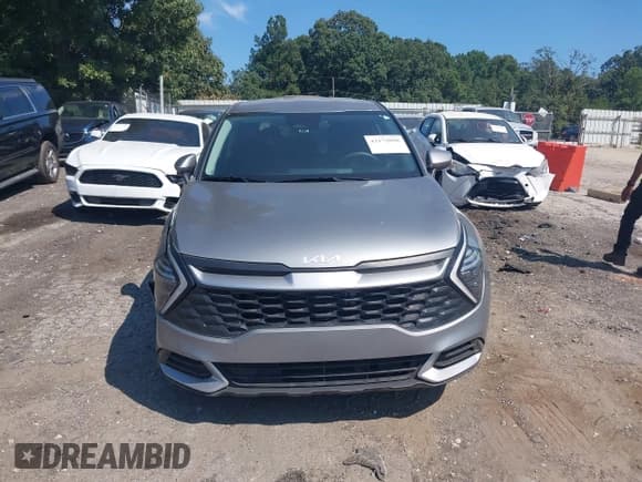 ✅ 2024 Kia Sportage LX • VIN: KNDPU3DG7R7137565 • Lot: 43172098. Wystawiony na IAAI z przebiegiem 30 044 mil. Bezpłatny archiwum sprzedaży aukcyjnych z USA i szczegółowy raport historii pojazdu na DreamBid. Zdjęcie 12.