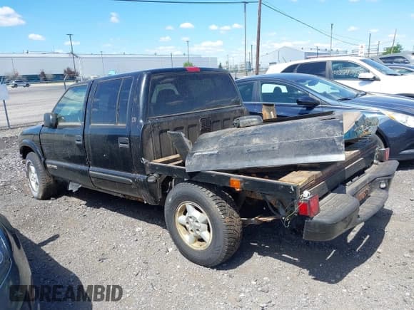 ✅ 2004 Chevrolet S-10 LS • VIN: 1GCDT13X54K151224 • Lot: 42766558. Listed on IAAI with 116,085 mi. Free auction sales archive from the USA and detailed vehicle history report at DreamBid. Image 3.