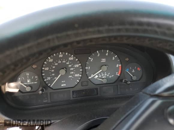 2000 BMW 3 Series 323Ci с VIN WBABM3343YJN81364, выставлен на аукционе Copart как лот 53440575 с пробегом Не указан миль и Списание • Salvage title. История ставок и продаж доступна на DreamBid. Изображение 9.