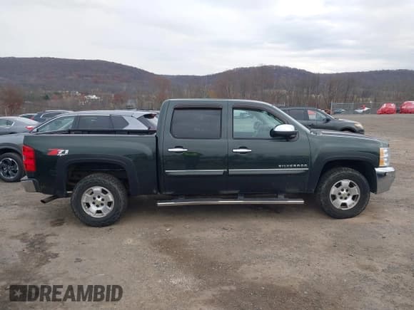 ✅ 2013 Chevrolet Silverado 1500 LT • VIN: 3GCPKSE71DG206438 • Lot: 43683904. Wystawiony na IAAI z przebiegiem 231 468 mil. Bezpłatny archiwum sprzedaży aukcyjnych z USA i szczegółowy raport historii pojazdu na DreamBid. Zdjęcie 13.