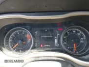 ✅ 2017 Jeep Cherokee 75th Anniversary Edition • VIN: 1C4PJLCS3HW653005 • Lot: 43613551. Wystawiony na IAAI z przebiegiem 274 758 mil. Bezpłatny archiwum sprzedaży aukcyjnych z USA i szczegółowy raport historii pojazdu na DreamBid. Zdjęcie 7.