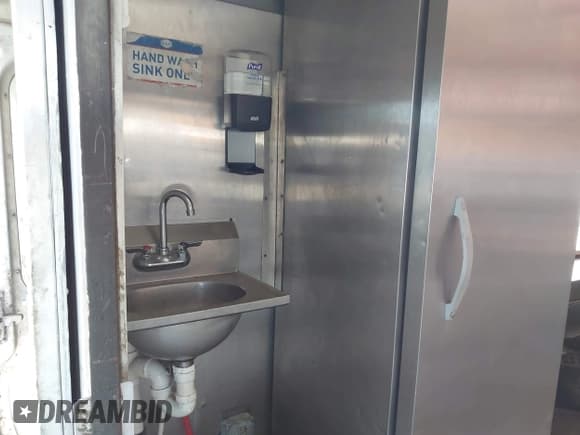 ✅ 1988 Chevrolet P Series Cargo • VIN: 1GBHP32K2J3308015 • Лот: 41761450. Опубликован ранее на IAAI с пробегом 477 116 миль. Бесплатный доступ к архиву аукционных продаж из США и подробный отчёт об истории автомобиля на DreamBid. Изображение 13.